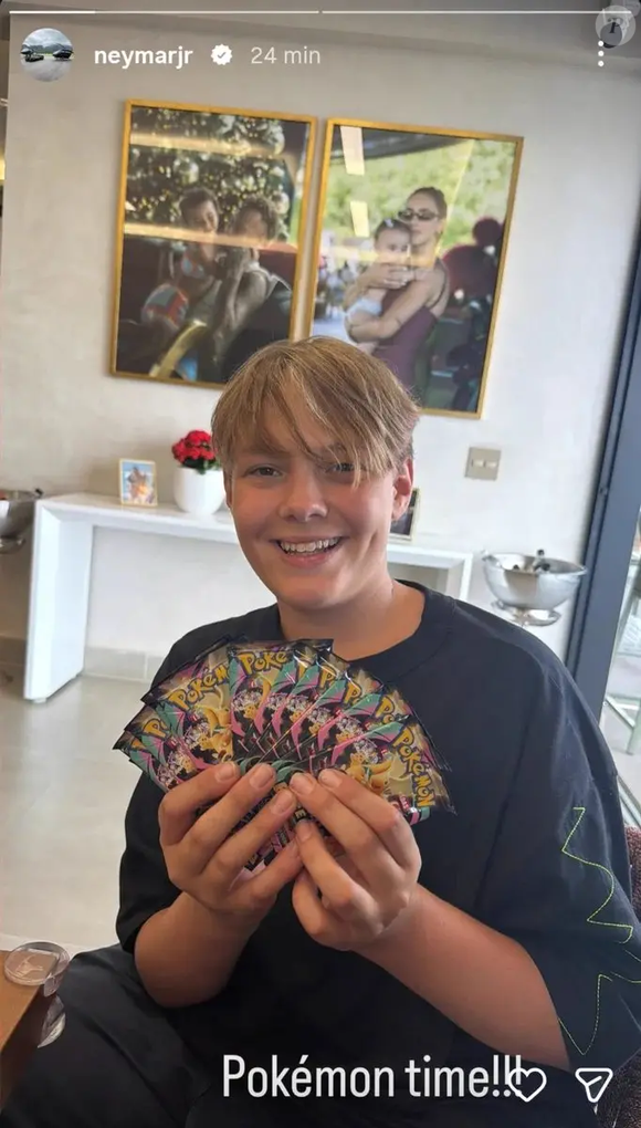 Por que abrir uma cartinha de Pokémon pode ser tão emocionante? Para a psicóloga clínica Daniela Pereira (CRP: 09/014487), a expectativa tem papel importante na experiência: "A expectativa é uma parte muito importante desse comportamento, porque muitas vezes o prazer não está apenas no objeto que a pessoa vai encontrar, mas na possibilidade de encontrar". A especialista foi entrevistada pelo Purepeople