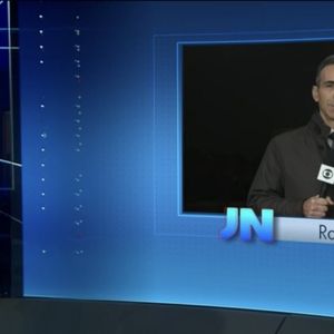 William Bonner e César Tralli dividem bancada em edição histórica do JN; público especula transição nos bastidores