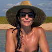 Muito além de uma casa de verão, essa mansão de Ivete Sangalo à beira-mar surpreende por estética elegante, culturais baianas e ambientes integrados