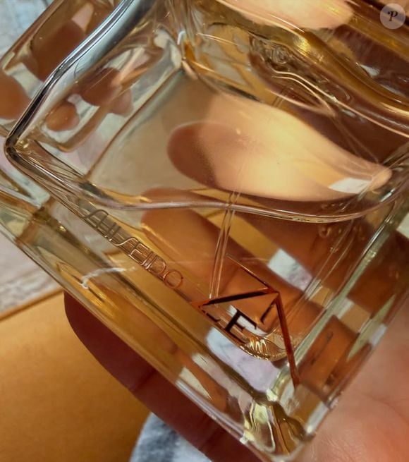 Mocita Fagundes revelou ter comprado o perfume que Glória Menezes usava, o Zen Eau de Parfum da marca Shiseido
