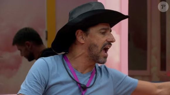 Cowboy debochou de Ana Paula e irritou a sister por ter falado do pai dela