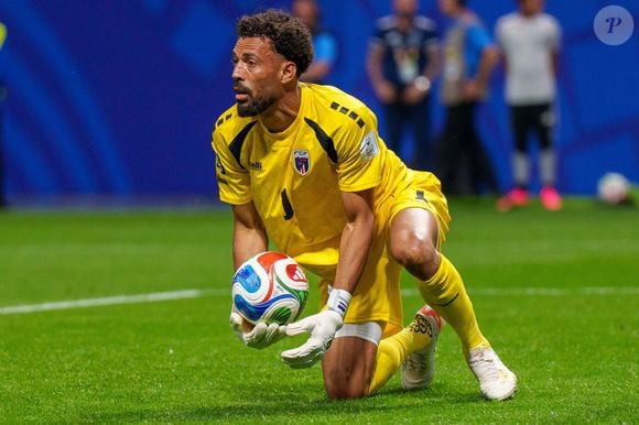 Vozinha brilhou contra a Espanha na Copa do Mundo 2026. Após a partida, a trajetória do goleiro cabo-verdiano de 40 anos ganhou repercussão internacional