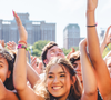 Shoulder bag estilosa para Lollapalooza Brasil 2025: conheça acessório chique e moderno para carregar itens essenciais para o festival