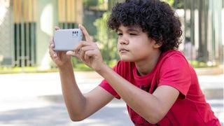 O que significa, segundo a psicologia, checar o celular a cada 5 minutos?