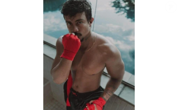 Em meio à repercussão de uma festa em sua casa, Xamã se mostrou chateado com rumores sobre Bella Campos e classificou as especulações como 'fanfic'