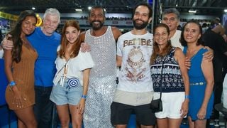 'Três Graças' no samba! Mell Muzzillo, Miguel Falabella e mais atores da novela se reúnem em ensaio da Beija-Flor para o carnaval 2026