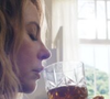 Na novela 'Vale Tudo', o termo alcoolista é usado para se referir à Heleninha Roitman.