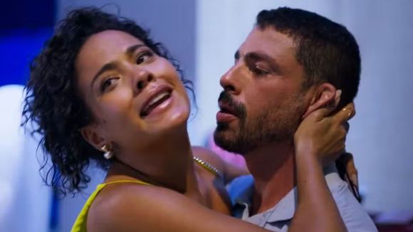 HOJE em 'Vale Tudo' (22 de julho): Relação aberta? Maria de Fátima define caso com César após nova traição do amante