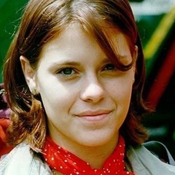 ‘Cenas escabrosas’: Carolina Dieckmmann regravou cena de 'Malhação' às pressas após polêmica com nudez e ator menor de idade