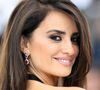 Penélope Cruz contou em entrevista que gosta de apostar em exercícios de residência e cardio logo pela manhã.