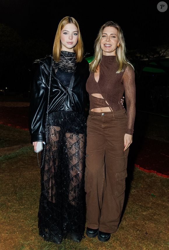 Sheila Mello levou a filha para um show do cantor Matuê no Parque do Ibirapuera, em São Paulo