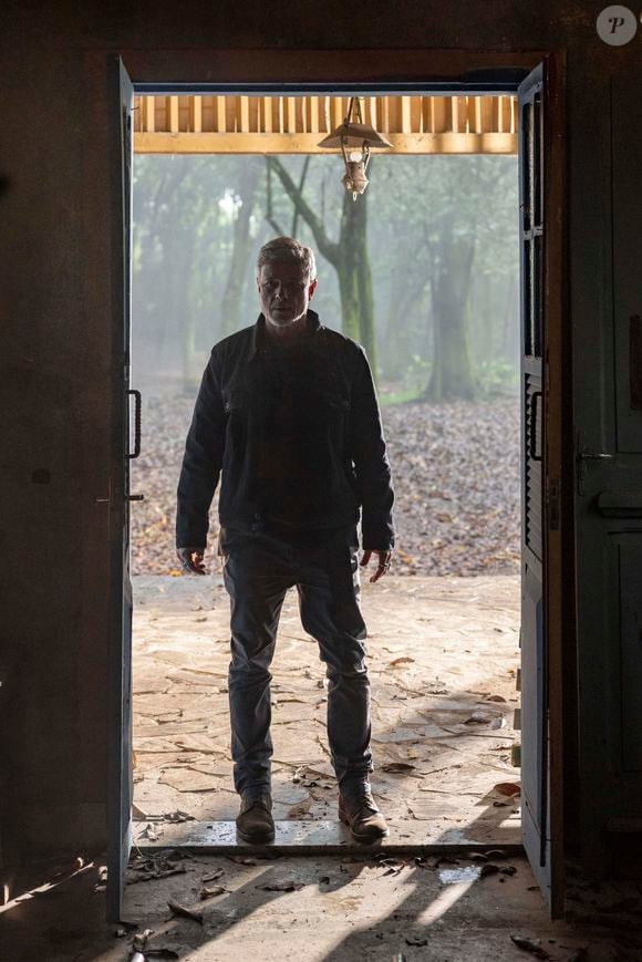 Jaques (Marcello Novaes) está foragido da polícia na novela 'Dona de Mim'