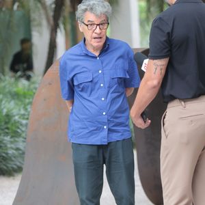 Corpo de Dennis Carvalho foi velado por Paulo Betti no cemitério da Penitência, no Rio de Janeiro