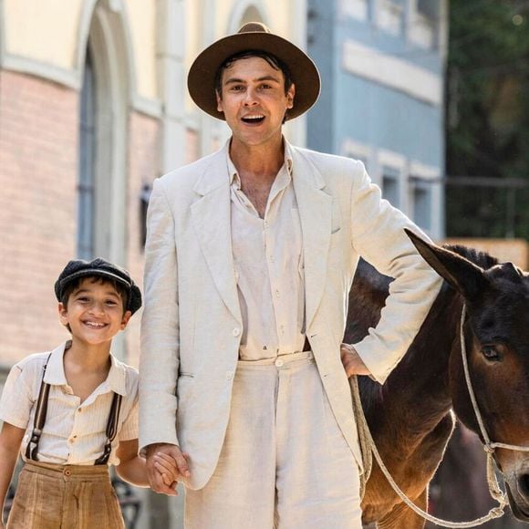 Globo usa inteligência artificial para criar reações em Policarpo, o burro de Candinho (Sergio Guize) em Êta Mundo Melhor!'