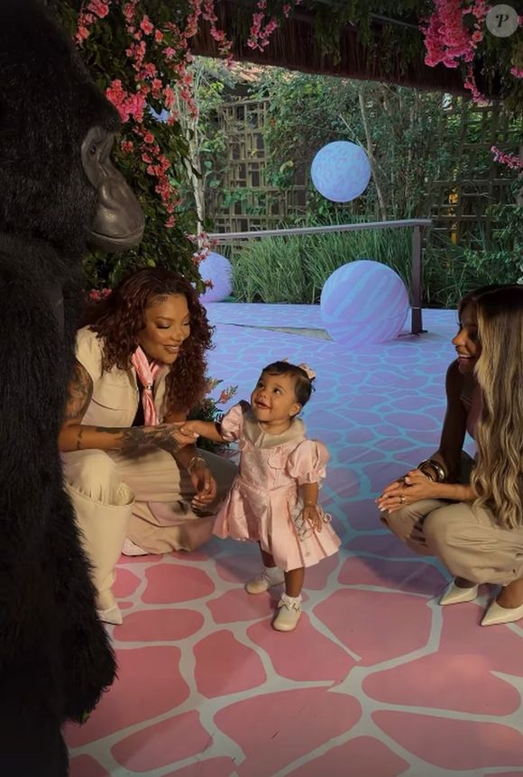 Filha de Ludmilla e Brunna Gonçalves, Zuri deu show de fofura na festa