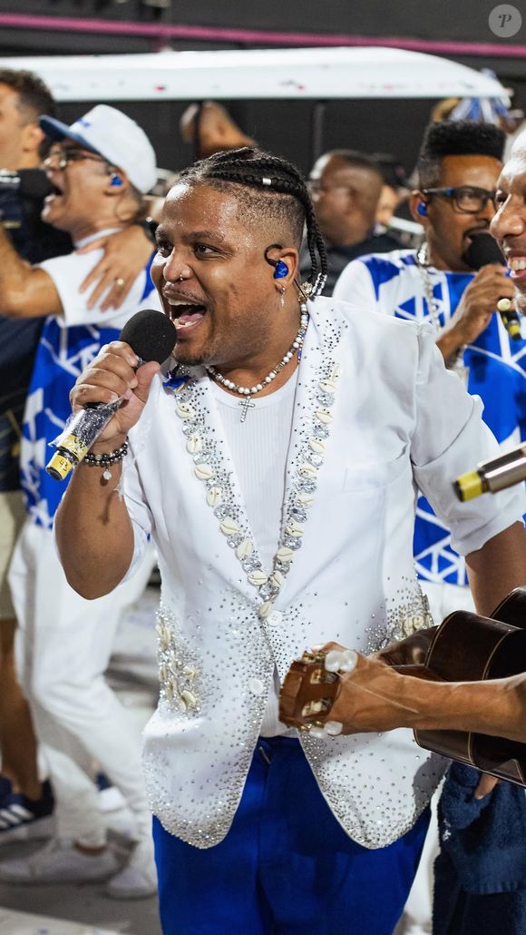 Ninno já havia cantado durante cinco anos na escola e, no ano passado, retornou ao carro de som no desfile campeão