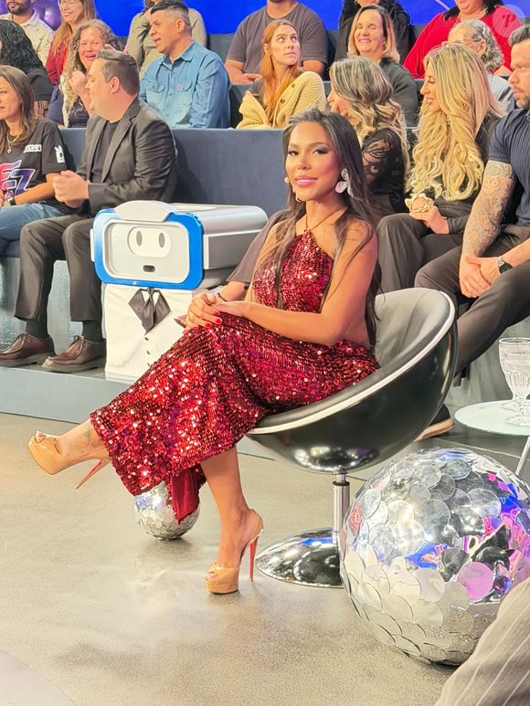 Carol Lekker está afastada do 'Fofocalizando' temporariamente