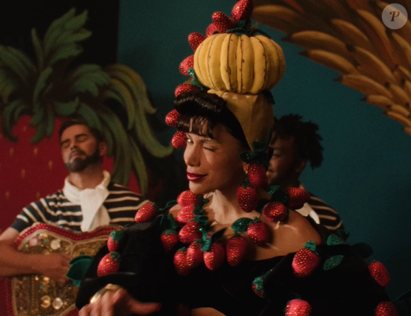 Anitta já foi associada a um projeto sobre Carmen Miranda e agora voltou a ser lembrada após Larissa Manoela deixar a cinebiografia dirigida por Bruno Barreto