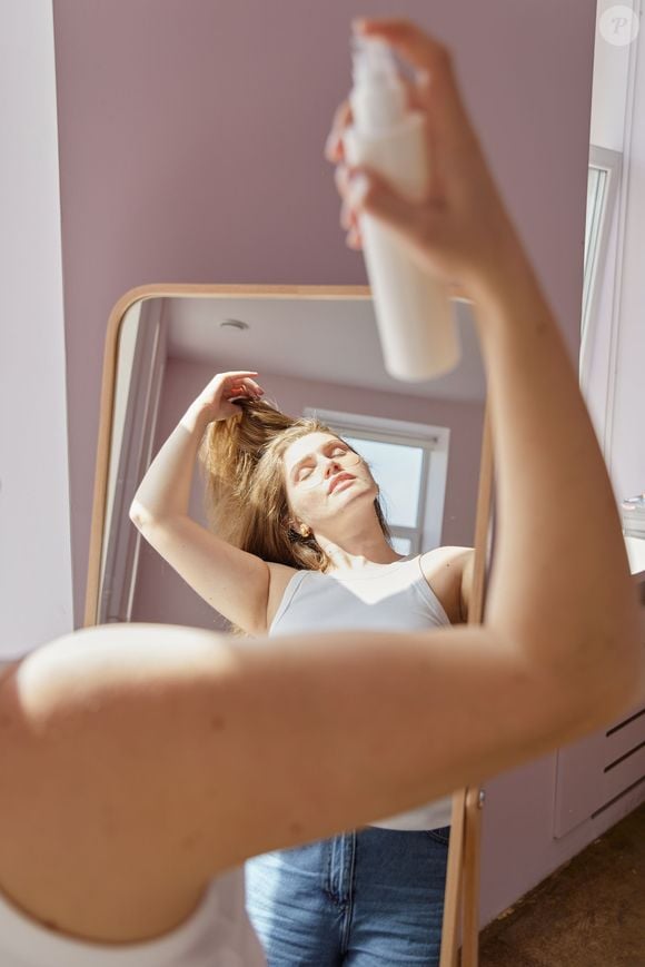 Os hair mists são perfumes desenvolvidos especialmente para os cabelos e conquistam espaço na rotina de beleza por oferecerem uma alternativa mais leve às fragrâncias tradicionais