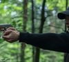 Ambientado em duas linhas temporais diferentes, o true crime conta como Ted Kaczynski passou de aluno prodígio de Harvard a assassino