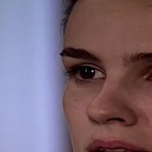Rosana tem filho com Matteo (Thiago Lacerda), que não gosta da notícia