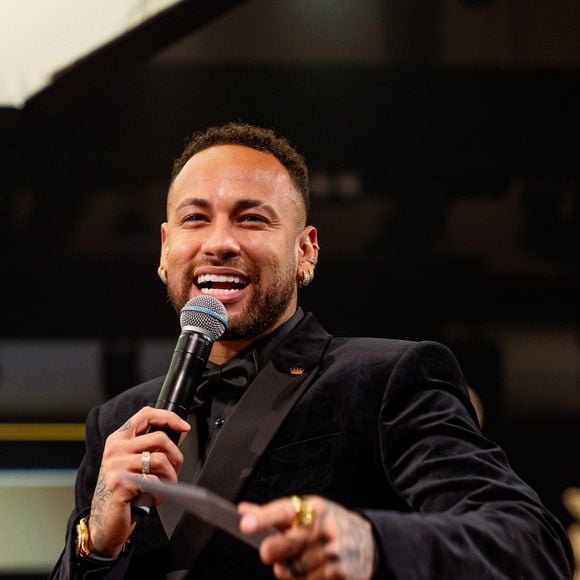 Neymar promoveu leilão beneficente pela quinta vez