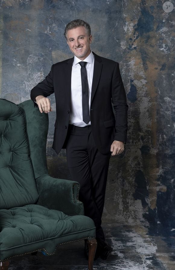 "Não houve sociedade", afirmou a assessoria de Luciano Huck em nota oficial enviada ao Purepeople após a divulgação das mensagens pela Veja. Segundo o comunicado, o acordo comercial envolvendo o Will Bank teve contrato assinado, notas emitidas, impostos recolhidos e serviços devidamente prestados