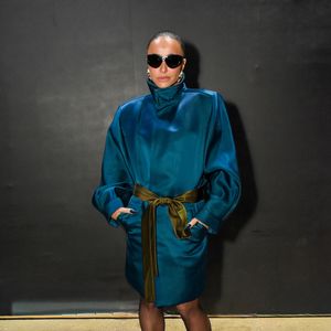 Sabrina Sato não passou frio e entregou muito estilo no The Town