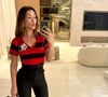Casa de Jorginho, do Flamengo: grande sala de estar e mobília branca são destaques