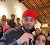 Logo que chegou, Zé Felipe cantou 'Tropa do Oruam' para os participantes do rancho