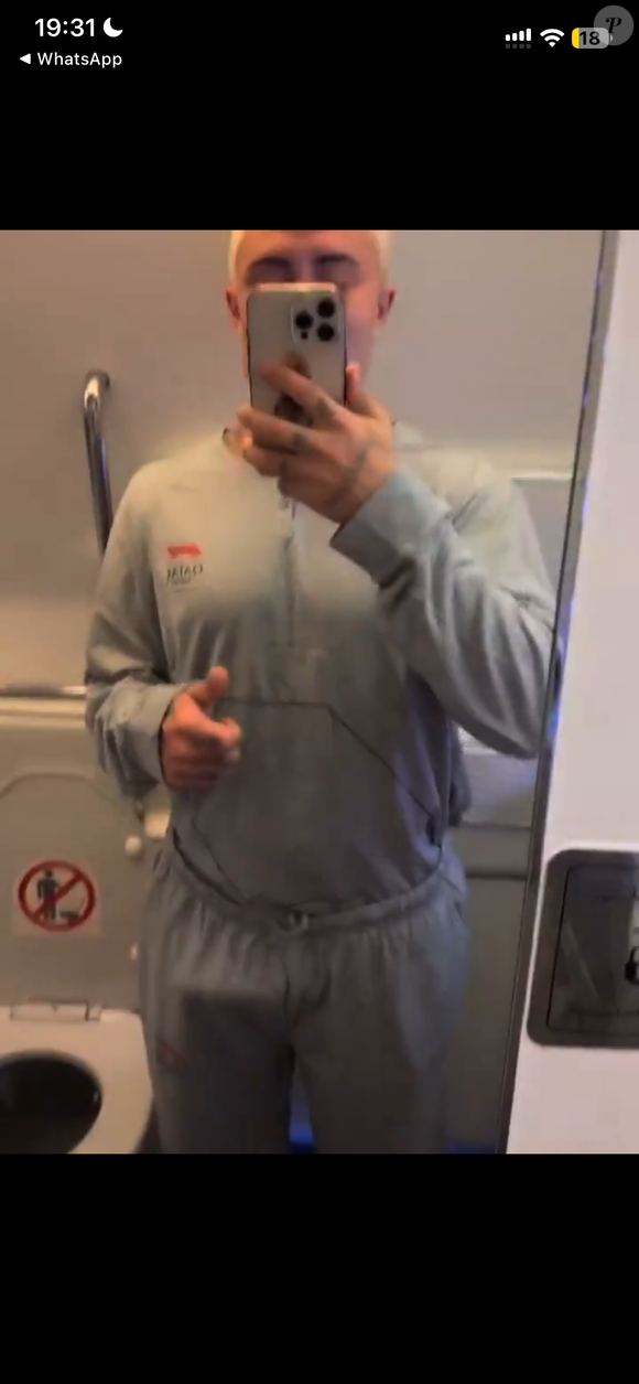 Internautas criticam atitude do cantor e apontam falta de bom senso em registro polêmico