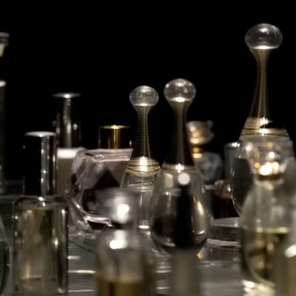 Any Awuada nega acusações de fraude e diz que vendia perfumes "genéricos"