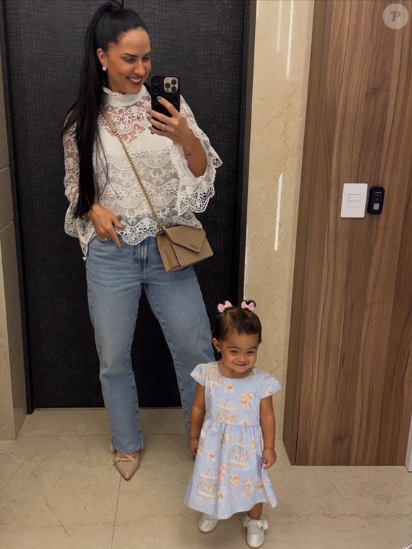 Filha de Graciele Lacerda e Zezé Di Camargo roubou a cena ao surgir em um vídeo inusitado na web