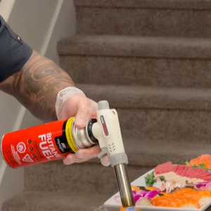 Andy Japa prepara o menu no pré-Natal de Bruna Marquezine