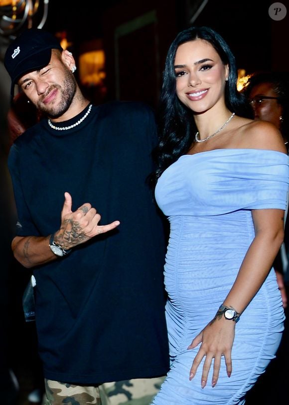 Neymar e Bruna Biancardi prestigiaram aniversário de Rafaella Santos