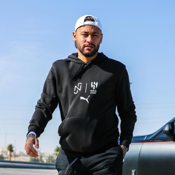 Neymar pode voltar ao Santos para jogar por 6 meses