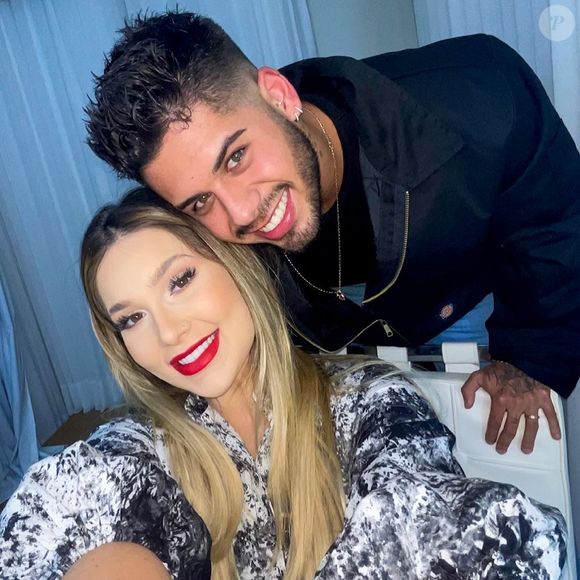 A influenciadora criticou Virginia Fonseca, citando um episódio antigo em que a empresária aparece dançando próxima a Neymar durante um pagode.