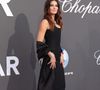 A supermodelo Isabeli Fontana chamou atenção no Festival de Cannes ao apostar em um colar com o diamante 'Rainha do Kalahari', avaliado em R$ 250 milhões