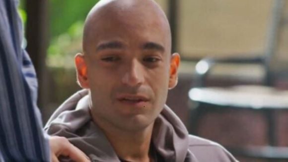 Resumo da novela 'Vale Tudo', capítulo de quinta-feira, 2 de outubro: Afonso reage contra a mãe, Odete Roitman, por mentira da morte do irmão, Leonardo