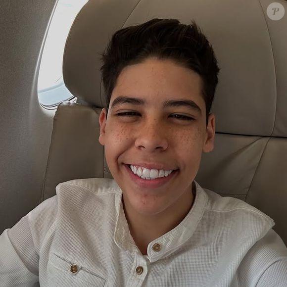 Pastor mirim Miguel rebateu Andressa Urach e citou a parceria da modelo com o filho