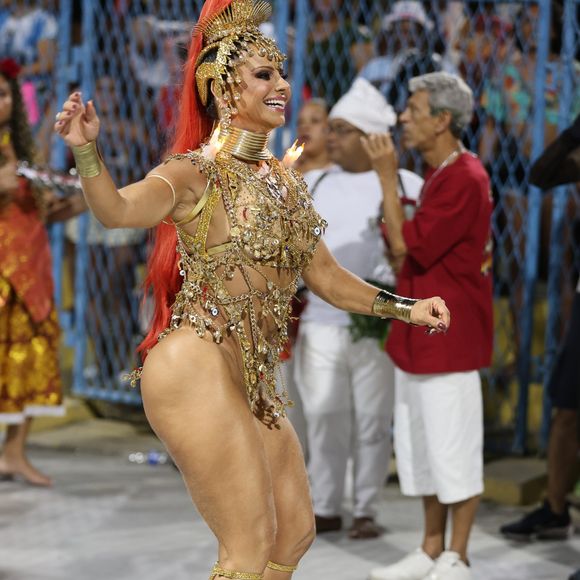 Viviane Araújo é rainha de bateria do Salgueiro há 18 anos