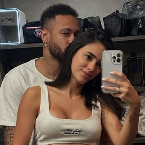 Bruna Biancardi parabenizou Neymar pelo aniversário de 33 anos.