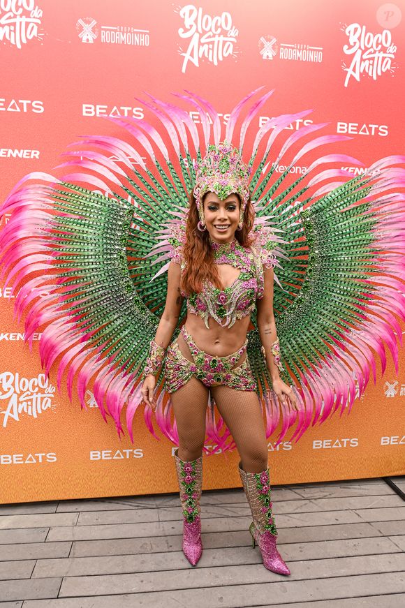 Carnaval 2025: Anitta tem chance de assumir posto de rainha de bateria da Tijuca, embora já esteja confirmada em outro momento do desfile