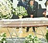 Velório de Léo Batista: sob forte comoção, familiares e amigos comparecem em velório do jornalista da Globo.