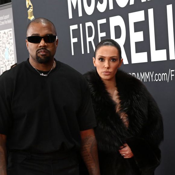 "Ela também é obrigada a comer certos alimentos e a se exercitar, mesmo que Kanye não se exercite. Ela não tem mais mente própria e o obedece porque ele a convenceu de que eles são da realeza"