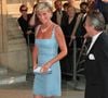 Roupa de cor azul se associa à estabilidade, confiança e segurança - foto ilustrativa de Lady Diana