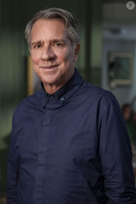 Eugênio (Luis Salém) entra na lista de suspeitos pela morte de Odete Roitman (Débora Bloch) na novela Vale Tudo
