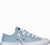 Prata no pé! Novo Converse Chuck Taylor All Star Shine em 'celeste argentino' aposta em detalhes metalizados e promete rejuvenescer os looks mais básicos em 2026