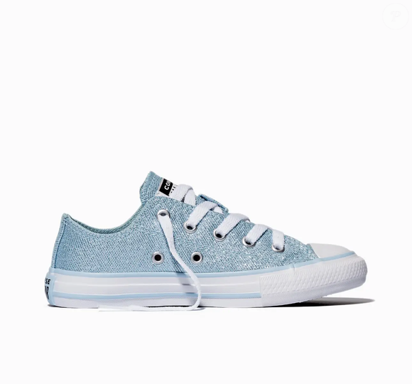 Prata no pé! Novo Converse Chuck Taylor All Star Shine em 'celeste argentino' aposta em detalhes metalizados e promete rejuvenescer os looks mais básicos em 2026