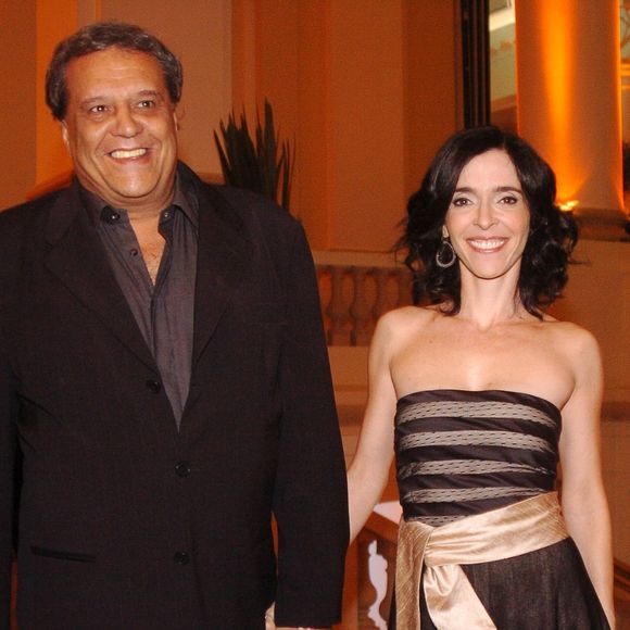 Já Deborah Evelyn brincou sobre o fato das ex-esposas de Dennis Carvalho serem uma 'tribo'